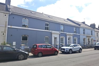 2 bed flat, Wilton Street, Stonehouse, Plymouth, PL15AN - Image 1
